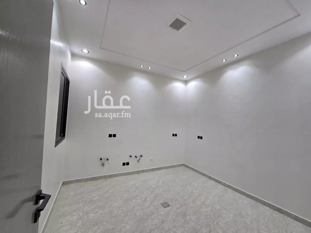 3 bedroom floor in Okaz 8