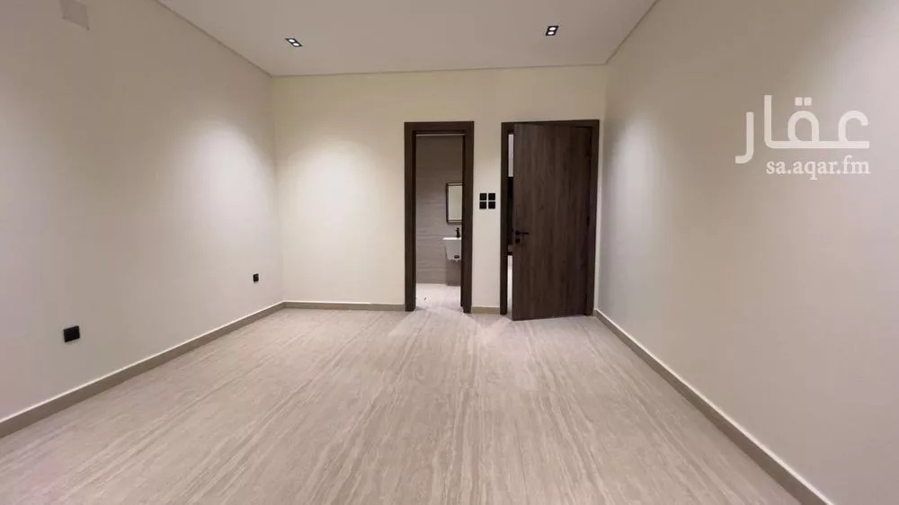 3 bedroom floor in As Suwaidi Al Gharabi 19