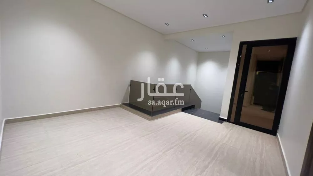 3 bedroom floor in As Suwaidi Al Gharabi 4