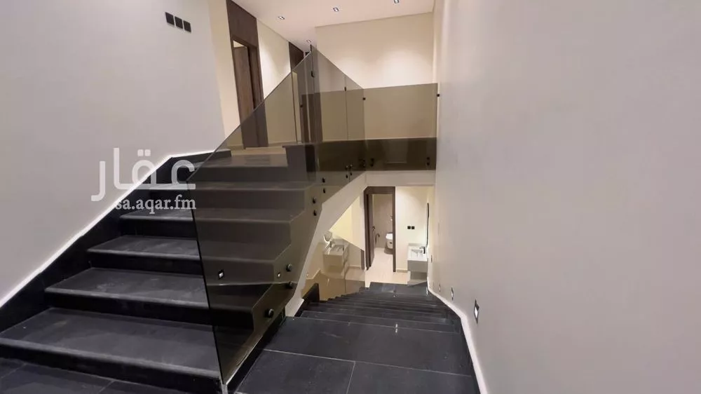 3 bedroom floor in As Suwaidi Al Gharabi 5