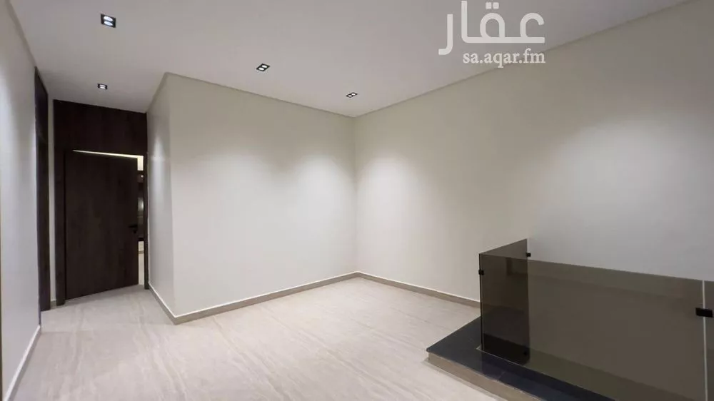 3 bedroom floor in As Suwaidi Al Gharabi 9