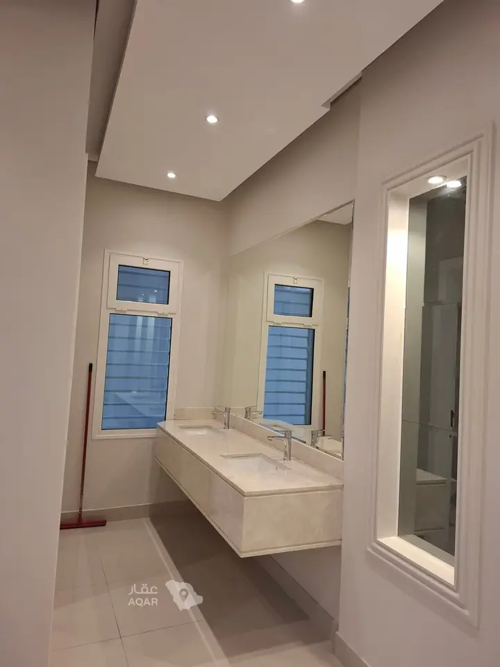 5 bedroom villa in Ash Shulah, Eastern Province 16