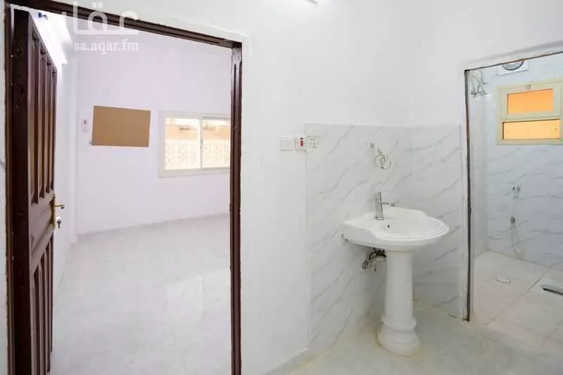 17 bedroom building in Al Suqya, Madinah 24