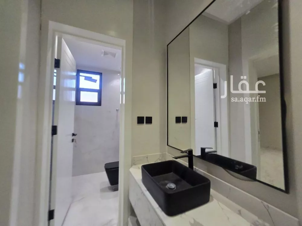 4 bedroom villa in Shubra, Riyadh 9