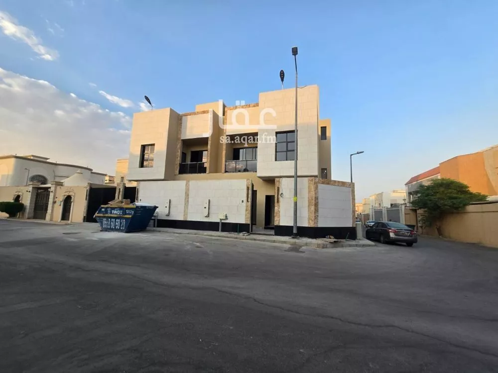 4 bedroom villa in Shubra, Riyadh