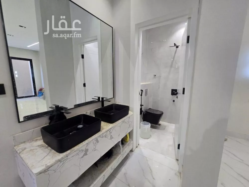 4 bedroom villa in Shubra, Riyadh 4