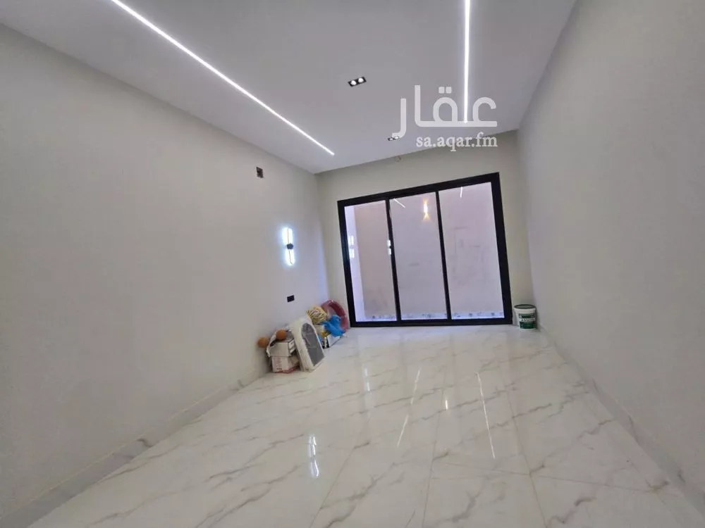 4 bedroom villa in Shubra, Riyadh 5