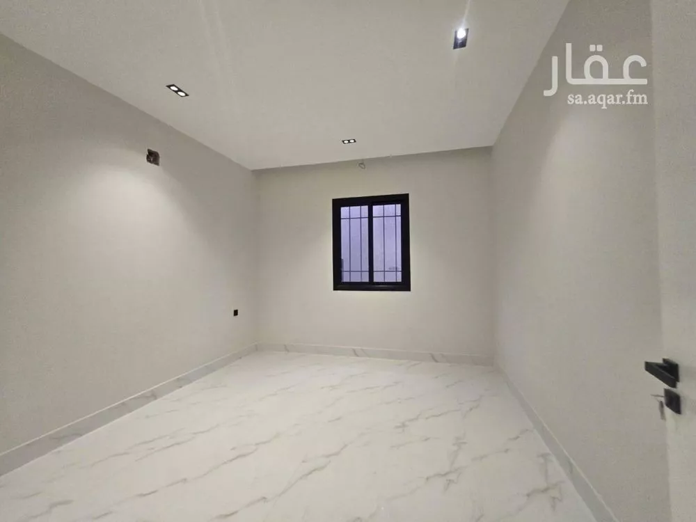 4 bedroom villa in Shubra, Riyadh 15