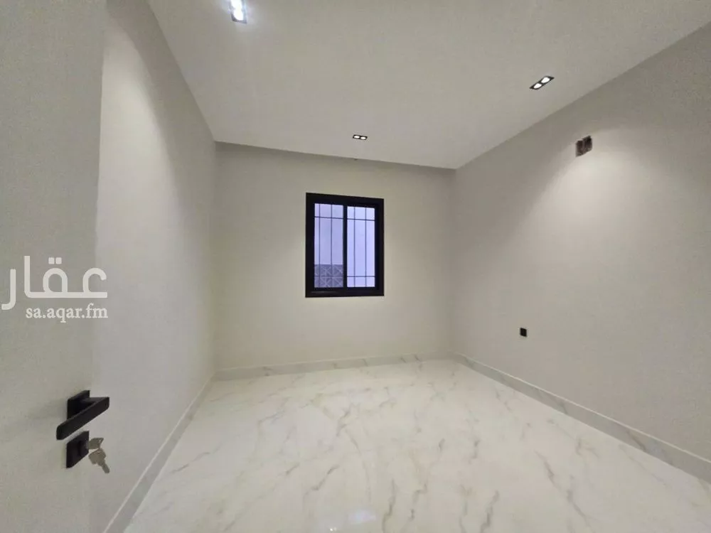 4 bedroom villa in Shubra, Riyadh 14
