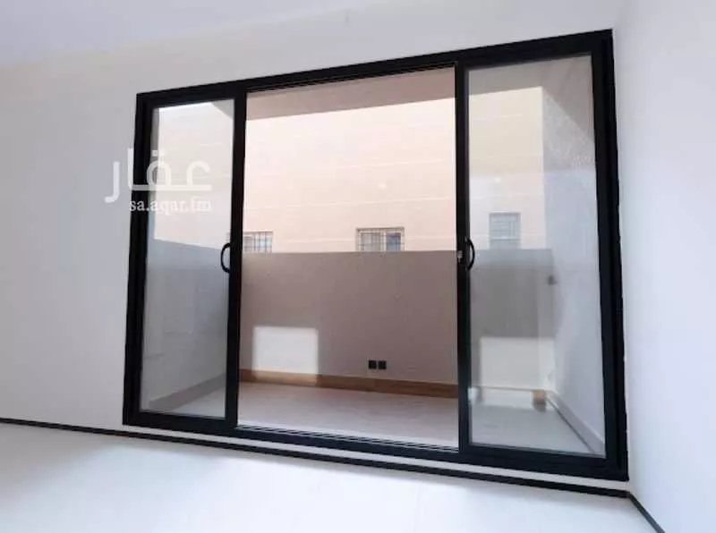 دور 3 غرف في العارض 17