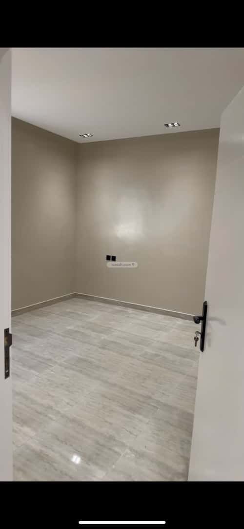 32000 bedroom apartment in Al Janadriyah 4