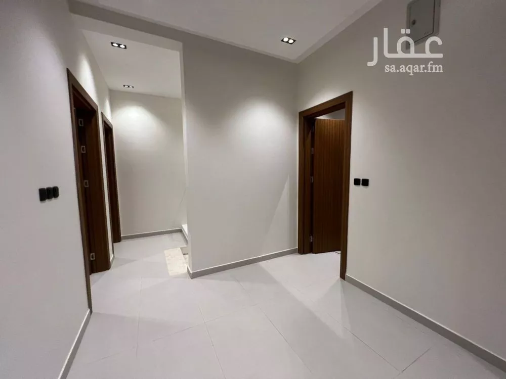 دور 5 غرف في المونسية 10