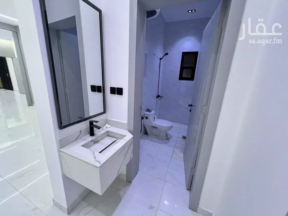 4 bedroom floor in Al Janadriyah 12