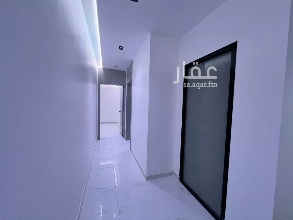 4 bedroom floor in Al Janadriyah 14
