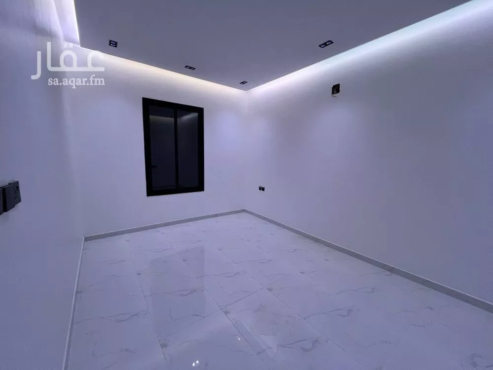 4 bedroom floor in Al Janadriyah 15
