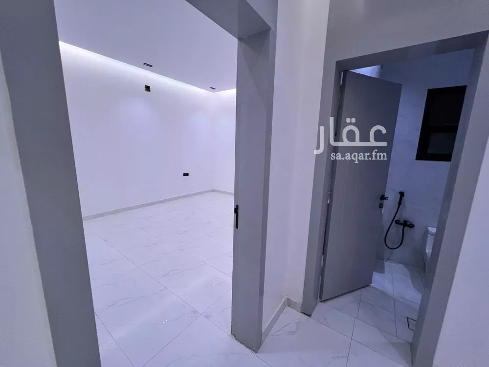 4 bedroom floor in Al Janadriyah 20