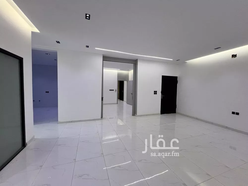 4 bedroom floor in Al Janadriyah 23