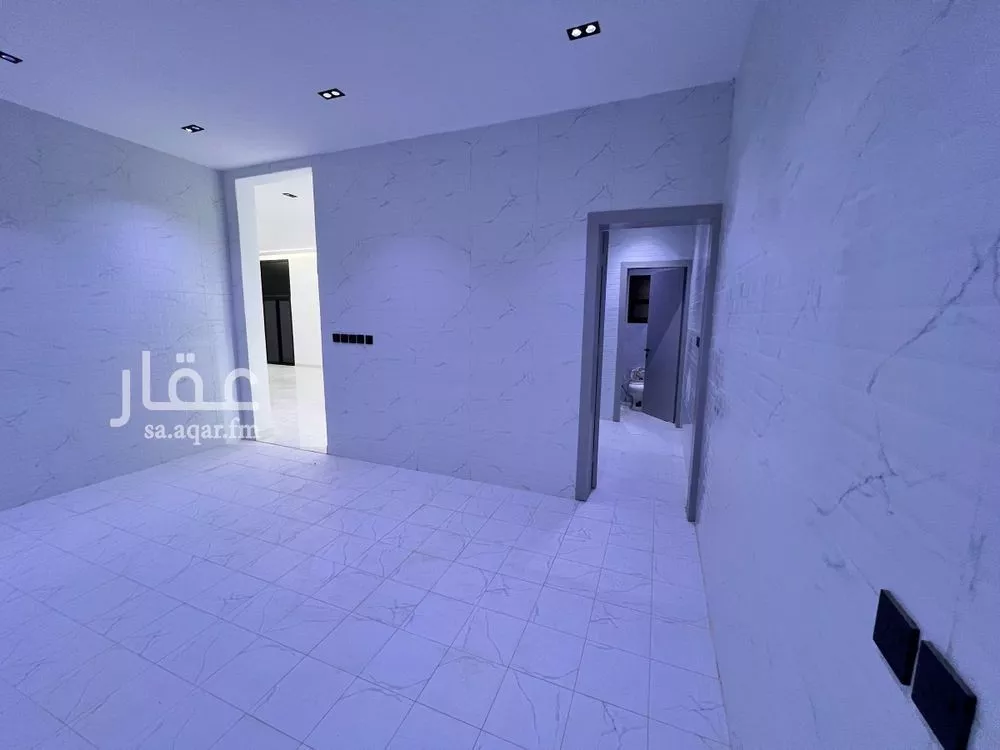 4 bedroom floor in Al Janadriyah 24