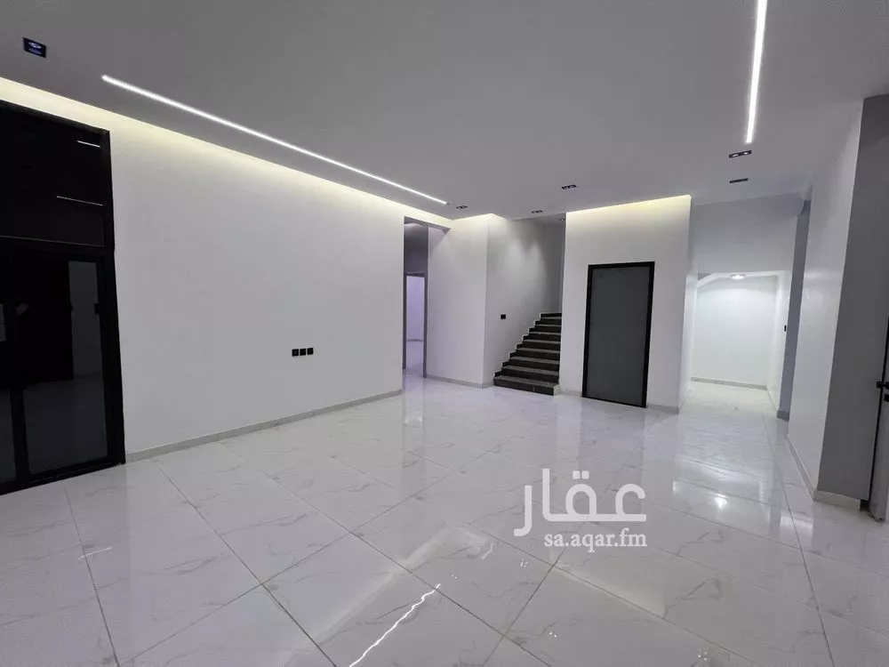 4 bedroom floor in Al Janadriyah 25