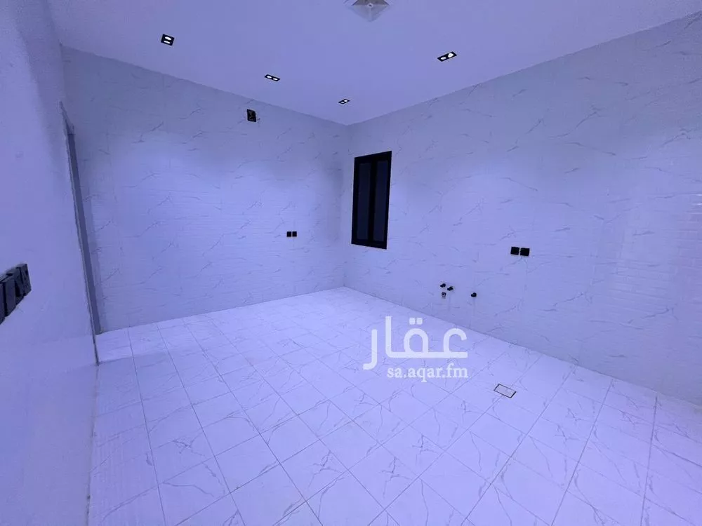 4 bedroom floor in Al Janadriyah 4