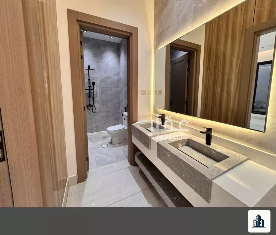 4 bedroom floor in Al Janadriyah 8