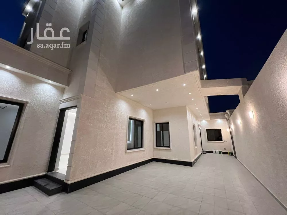 6 bedroom floor in Al Janadriyah 2
