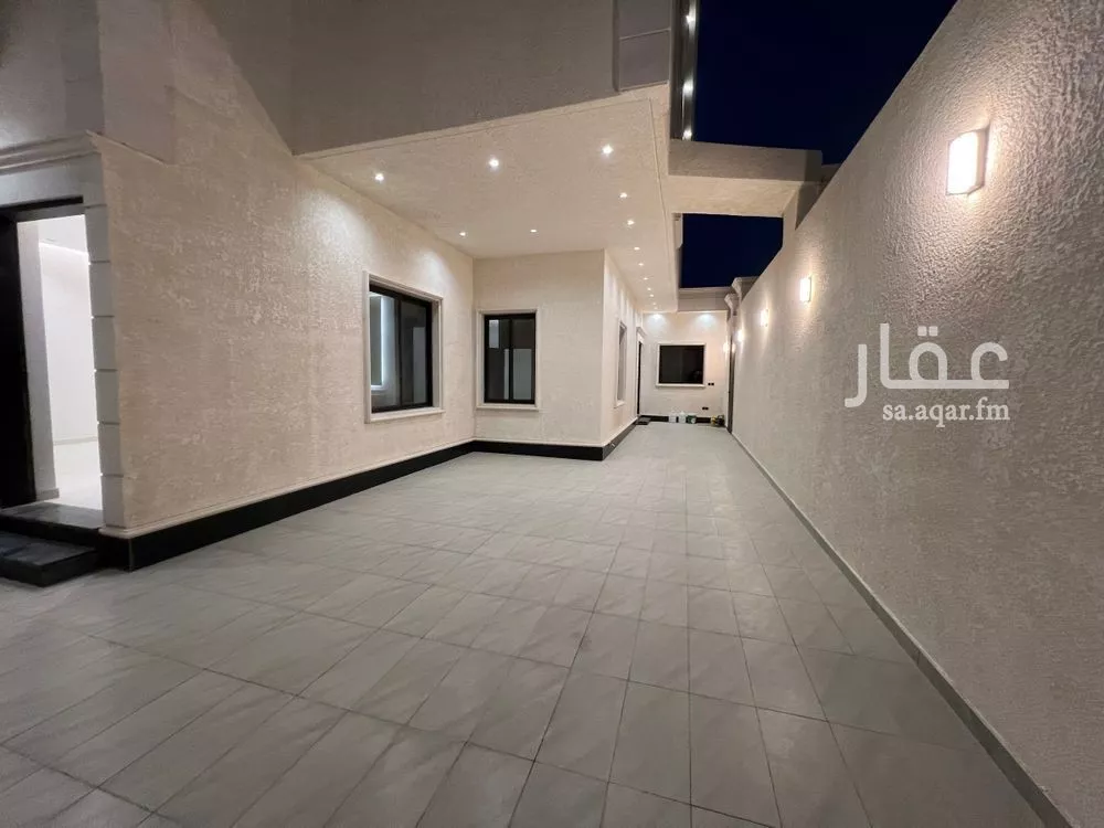 6 bedroom floor in Al Janadriyah 7