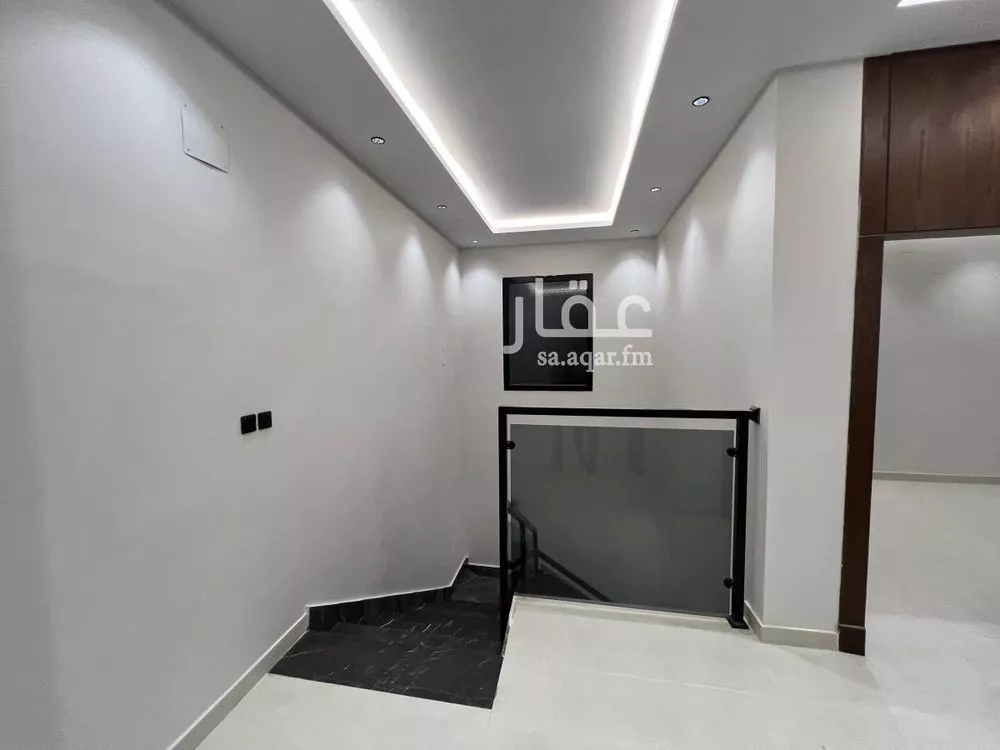 6 bedroom floor in Al Janadriyah 9