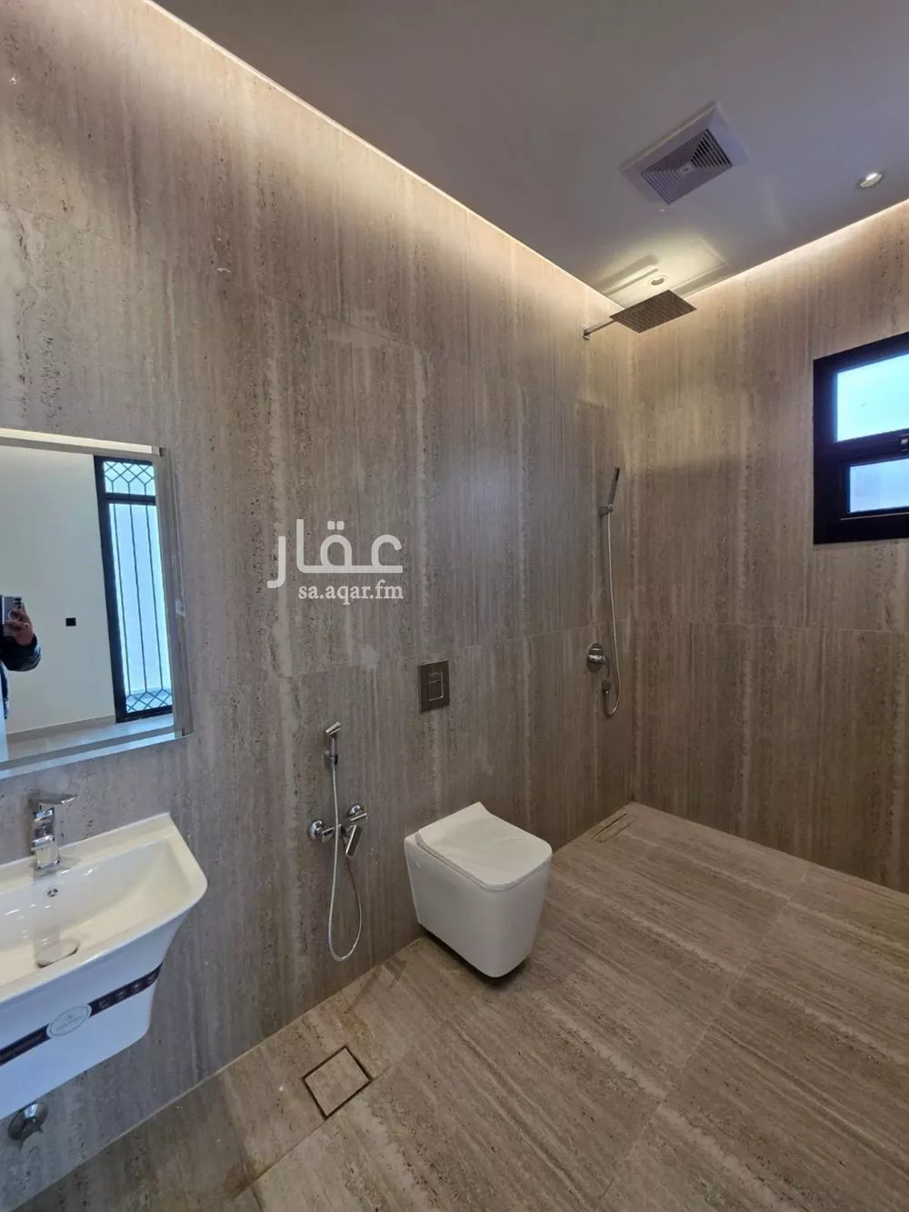 5 bedroom floor in Al Munsiyah 13