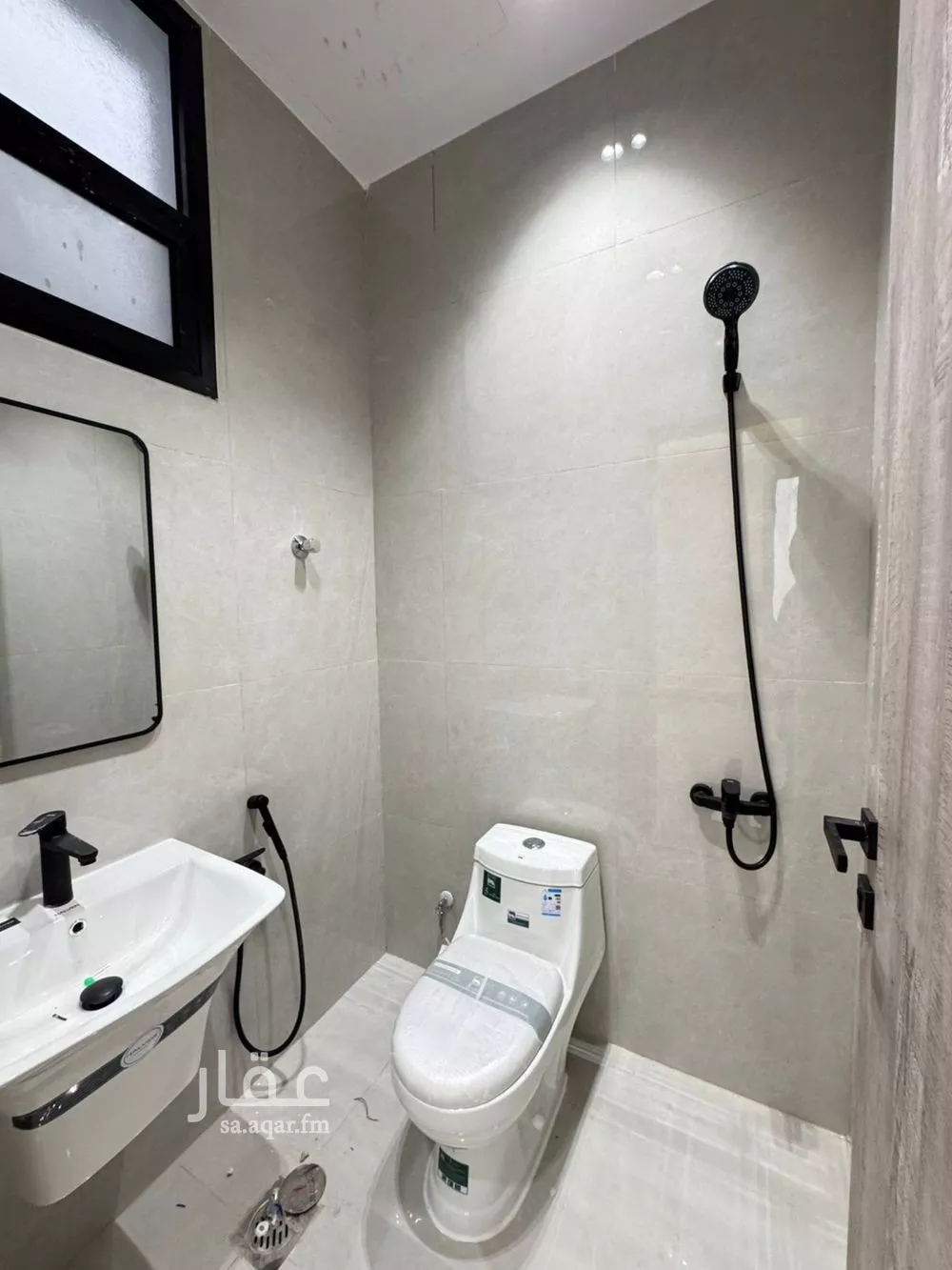 5 bedroom floor in Al Maizilah 9