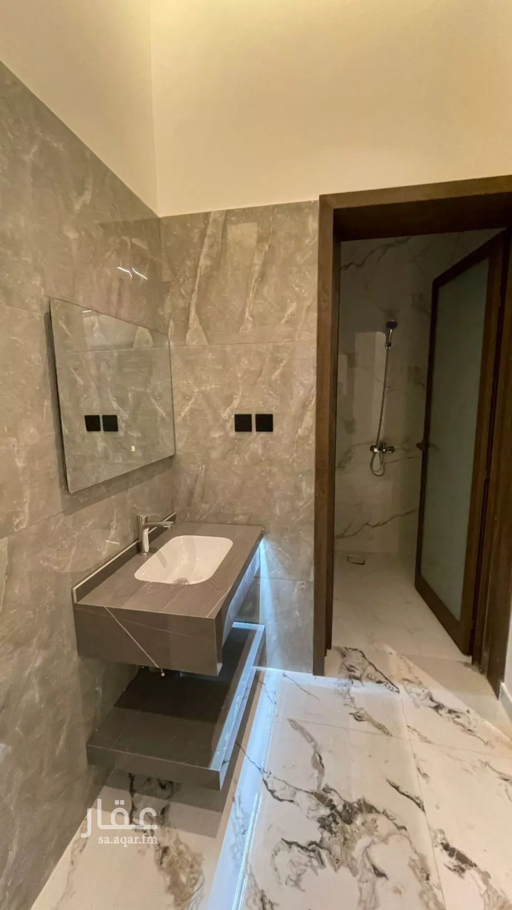 4 bedroom floor in Badr 11