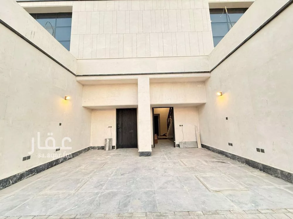 3 bedroom floor in Al Maizilah 8