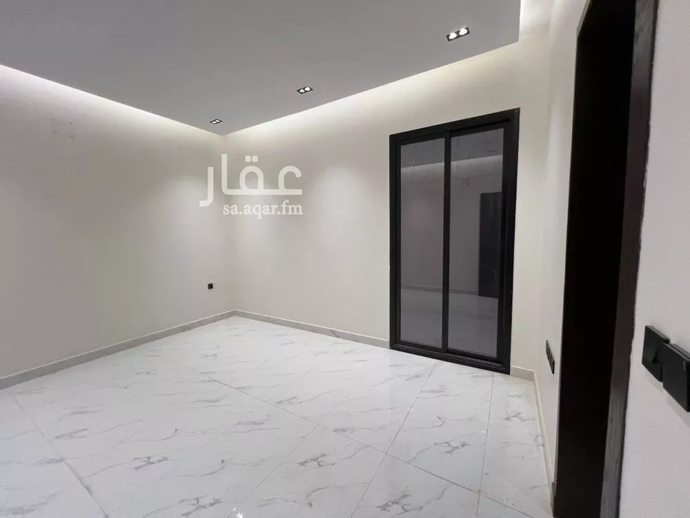 6 bedroom floor in Al Munsiyah 2