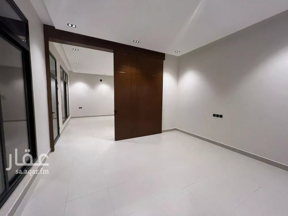 5 bedroom floor in Al Khaleej 11