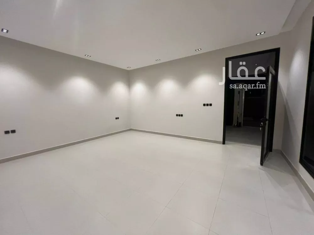 5 bedroom floor in Al Khaleej 3