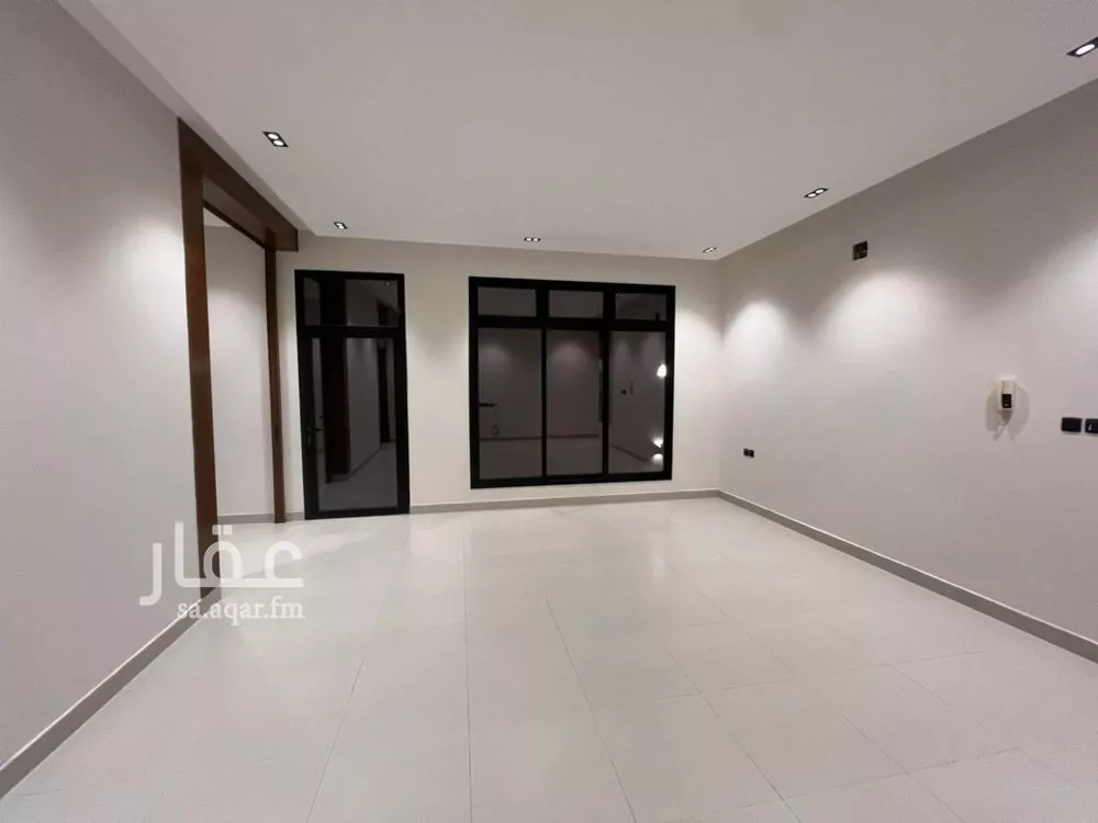 5 bedroom floor in Al Khaleej 9