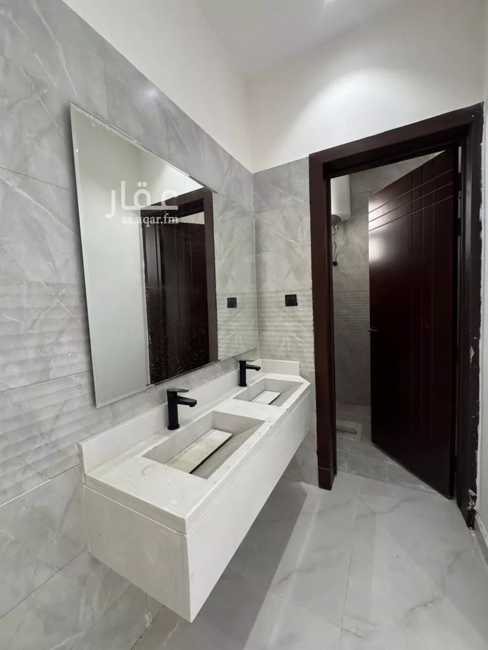 5 bedroom floor in Okaz 12