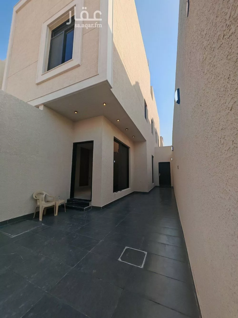 4 bedroom floor in Dhahrat Namar 12