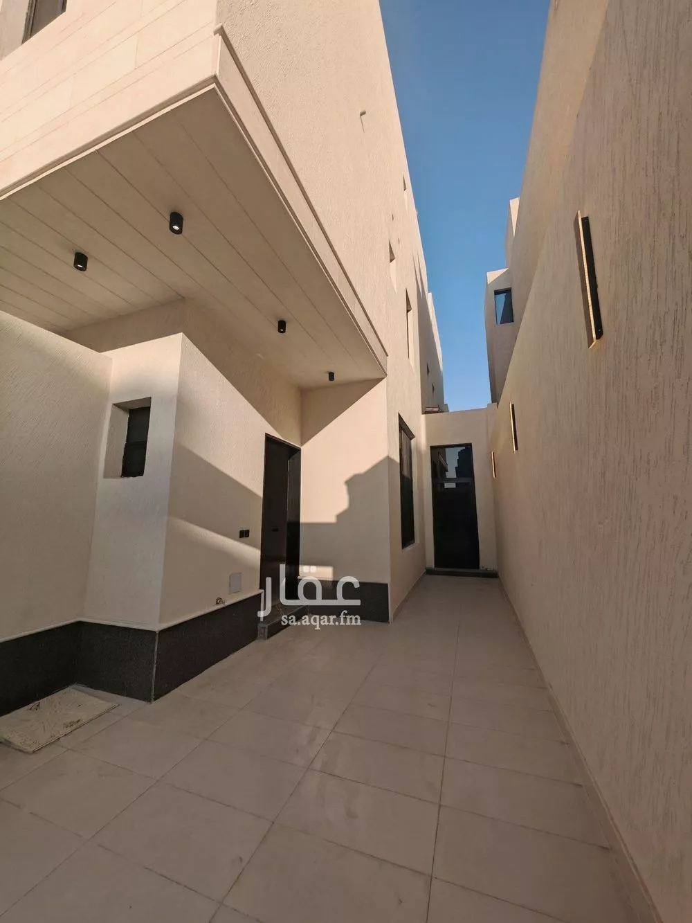 4 bedroom floor in Dhahrat Namar 5