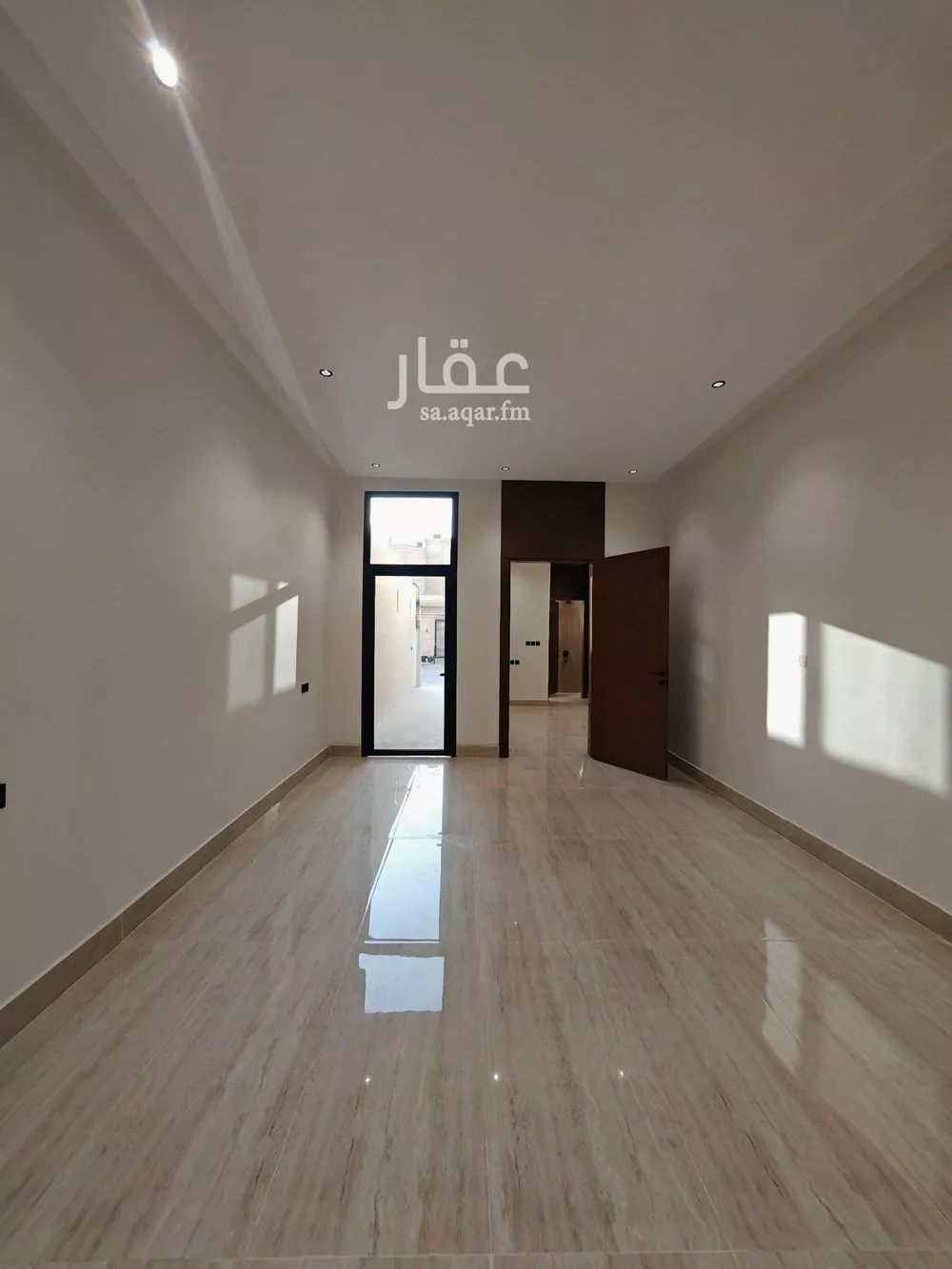 4 bedroom floor in Dhahrat Namar 9