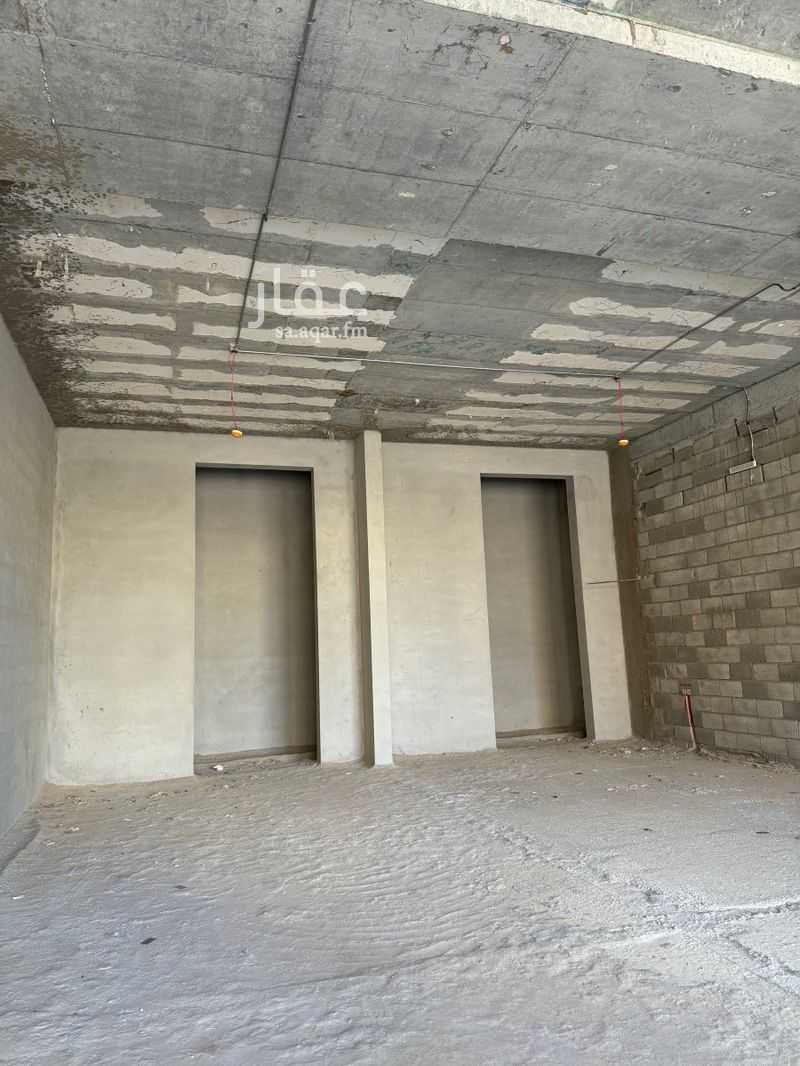 shop in Al Malqa, Riyadh 3