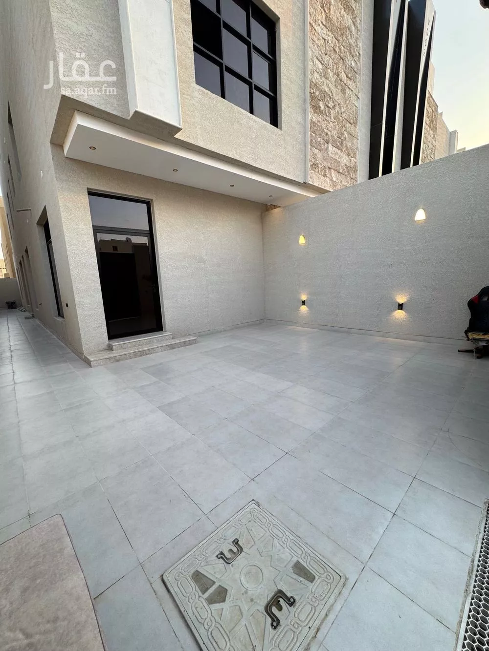 5 bedroom floor in Al Khaleej 3