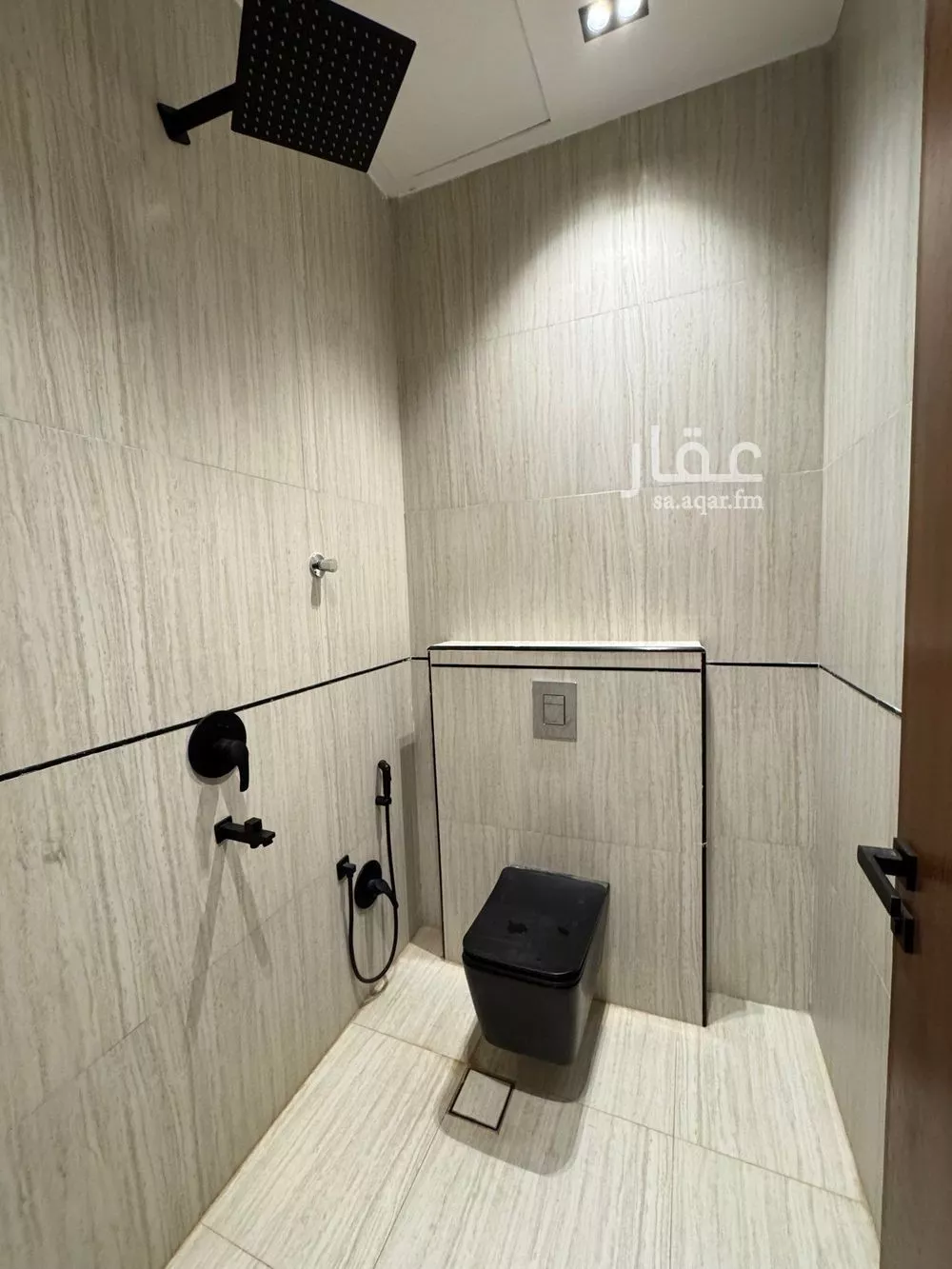 5 bedroom floor in Al Khaleej 10