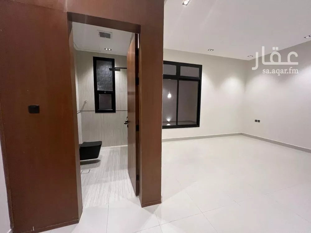 5 bedroom floor in Al Khaleej 4