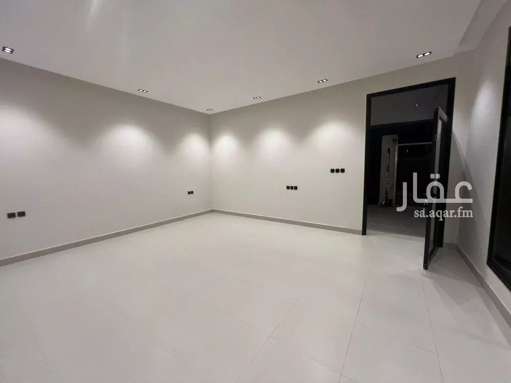 5 bedroom floor in Al Khaleej 6