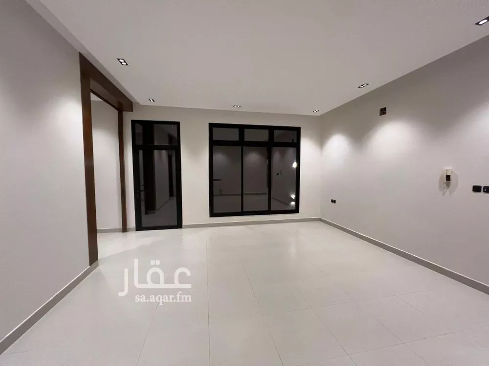 5 bedroom floor in Al Khaleej 8