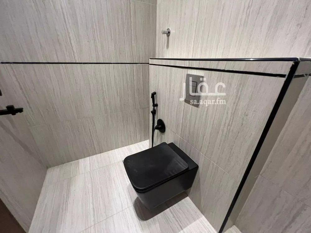 5 bedroom floor in Al Khaleej 9