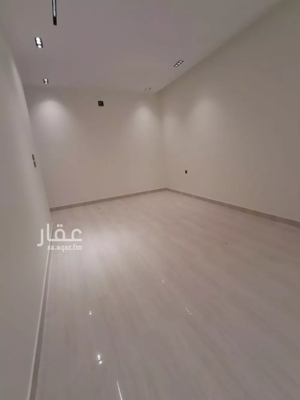 5 bedroom floor in Tuwaiq 2