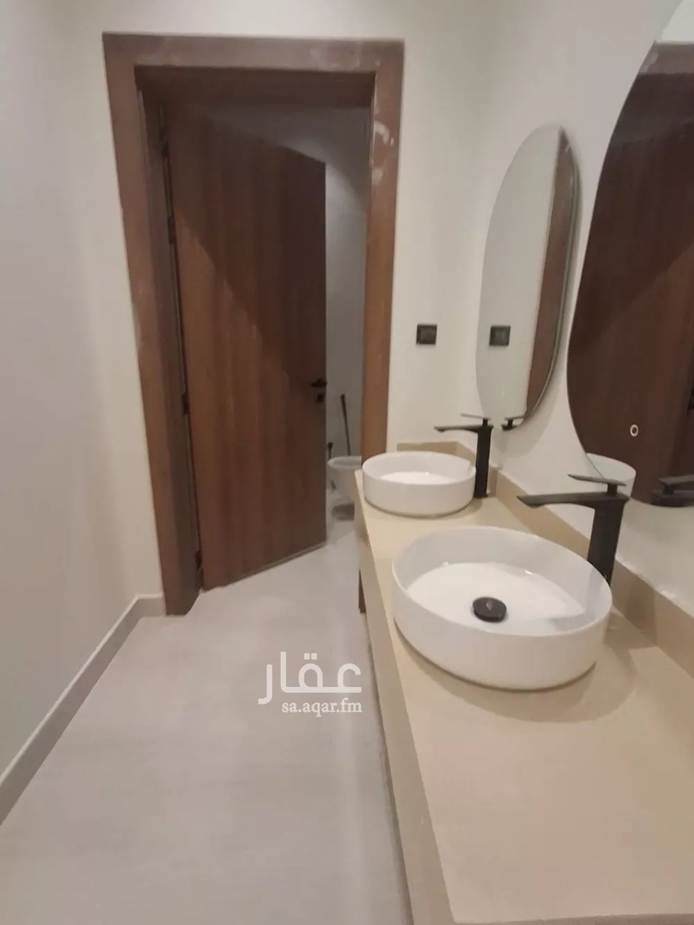 5 bedroom floor in Tuwaiq 8