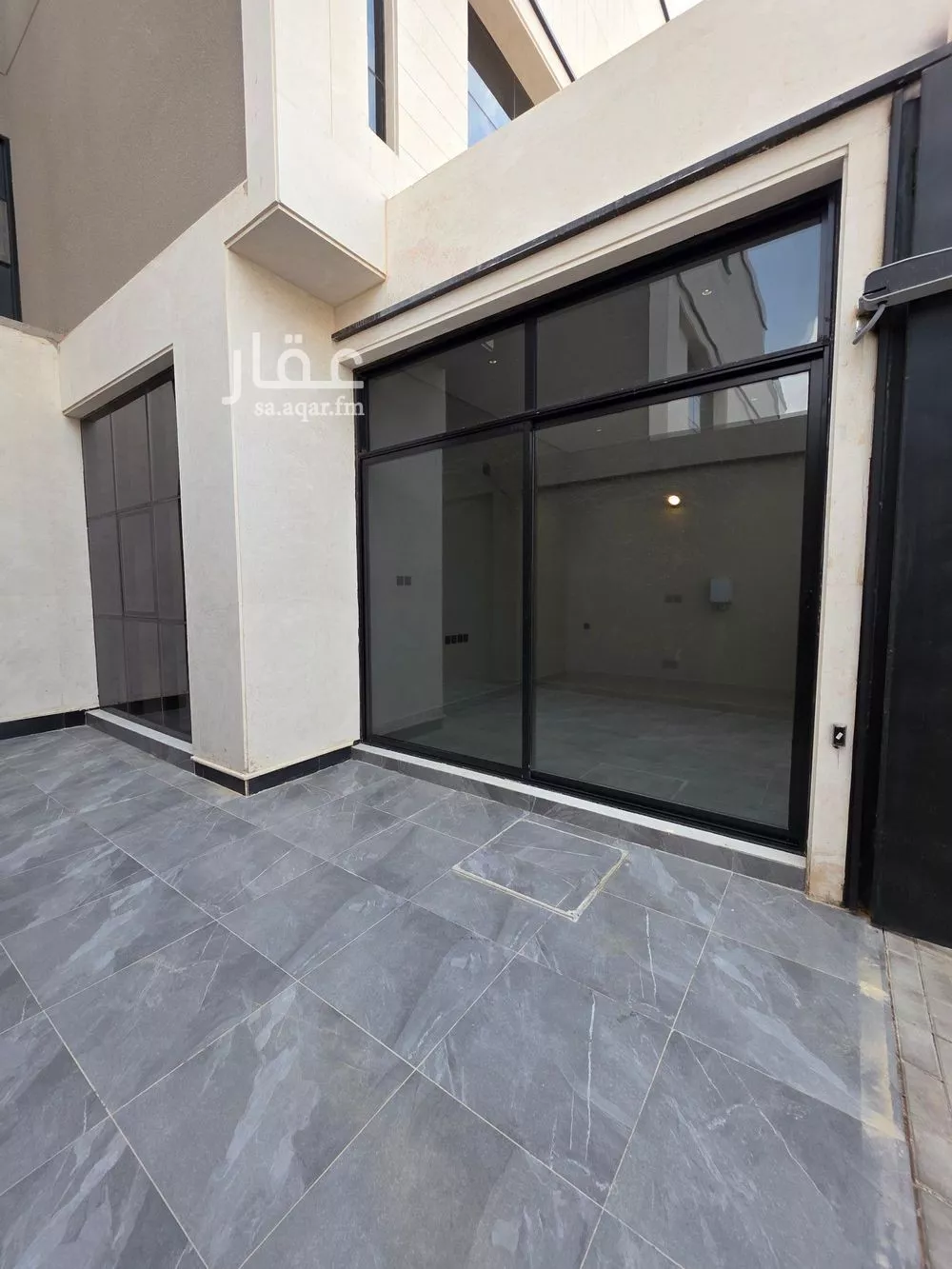 5 bedroom floor in Al Maizilah 3